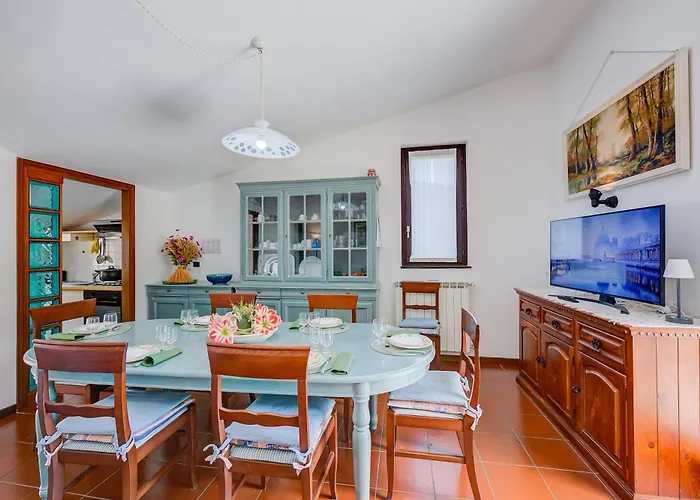 Sb - Breezy Way - Among Greenery - Happy